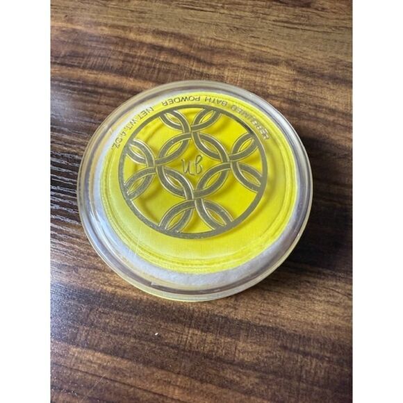 Jean Nate Perfumed Bath Powder Charles of the Ritz 4 oz. Sealed - Picture 1 of 6